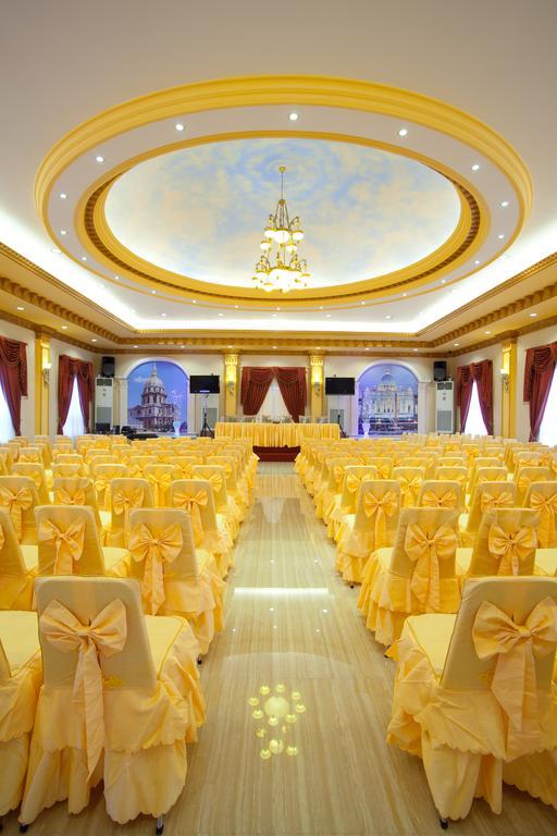 Hotel Grand Town Makassar Buitenkant foto