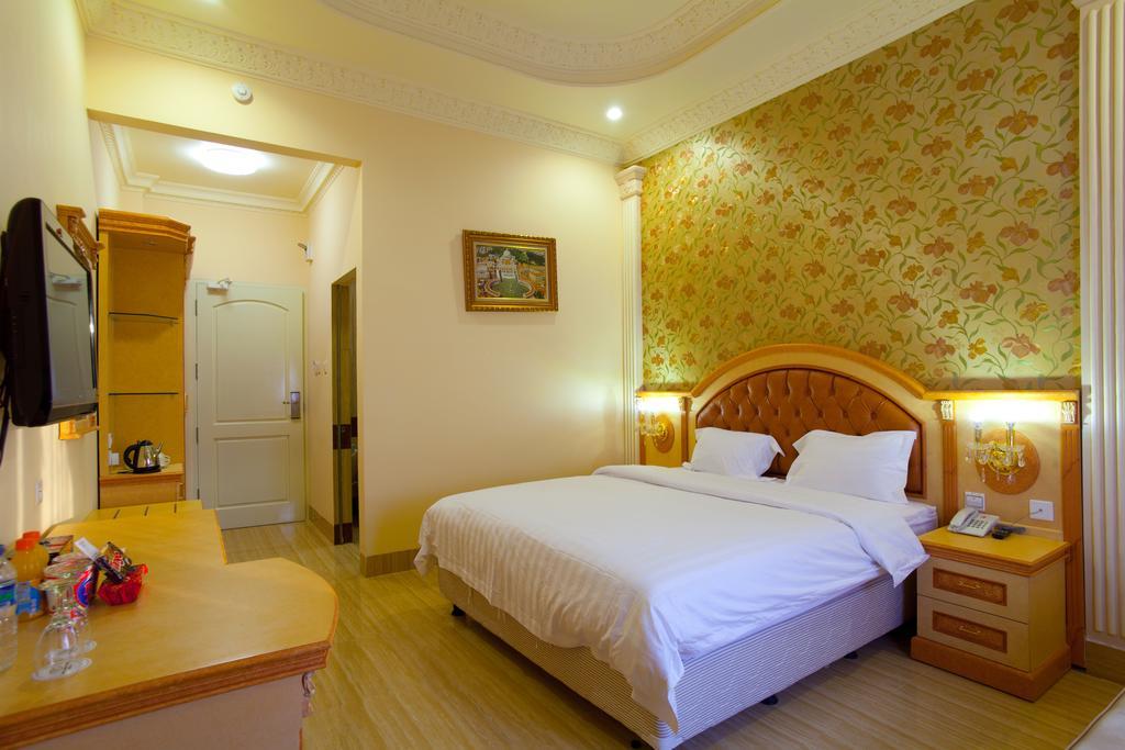 Hotel Grand Town Makassar Buitenkant foto