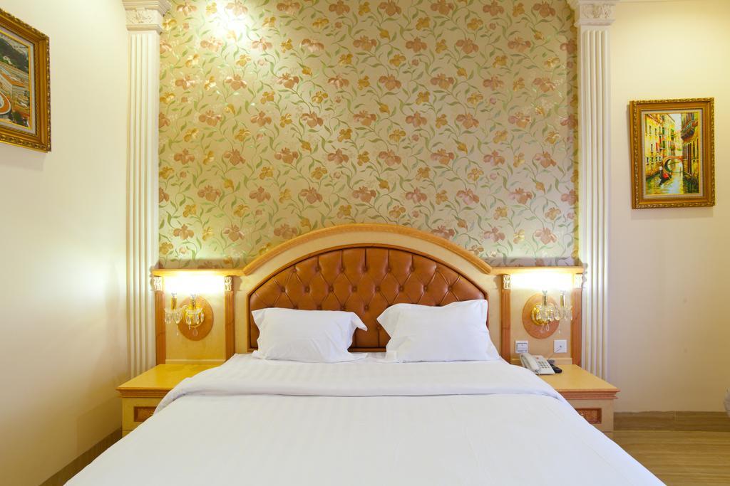 Hotel Grand Town Makassar Buitenkant foto