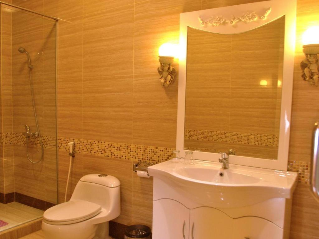 Hotel Grand Town Makassar Buitenkant foto