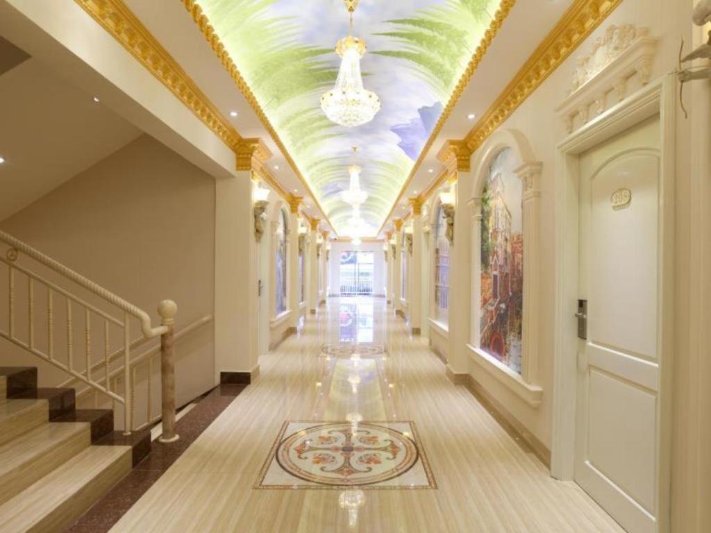 Hotel Grand Town Makassar Buitenkant foto