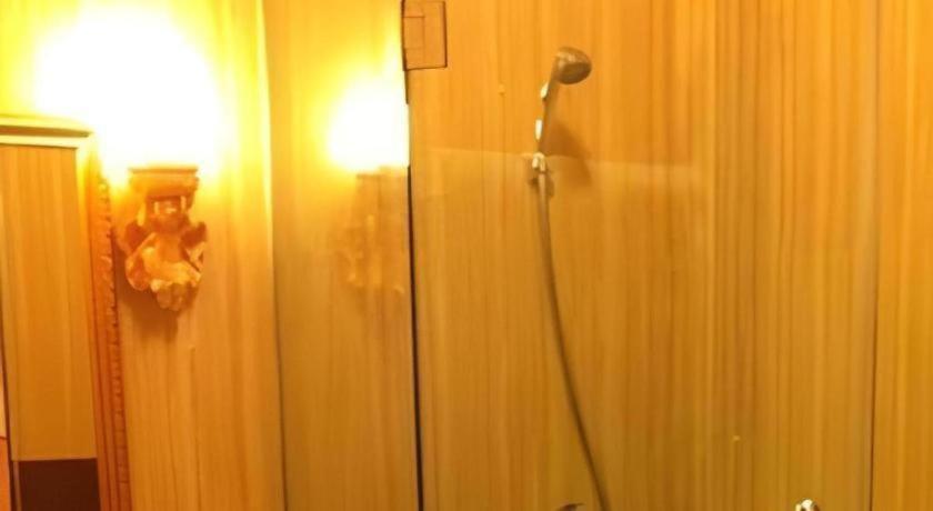 Hotel Grand Town Makassar Buitenkant foto