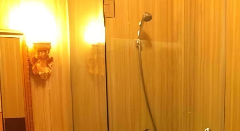 Hotel Grand Town Makassar Buitenkant foto
