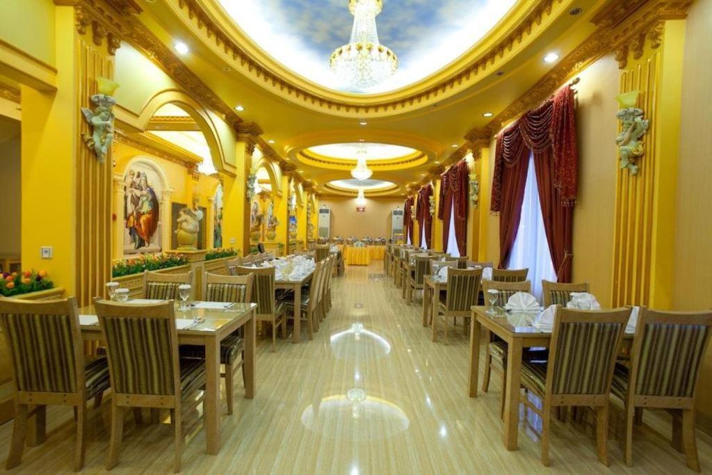 Hotel Grand Town Makassar Buitenkant foto