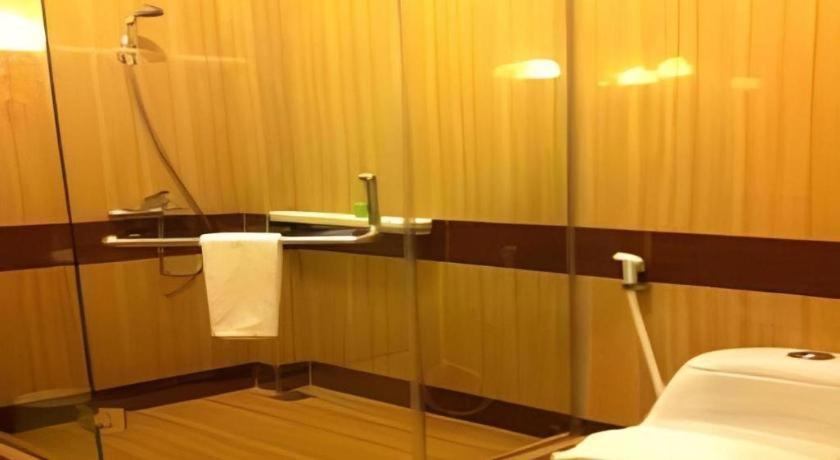 Hotel Grand Town Makassar Buitenkant foto