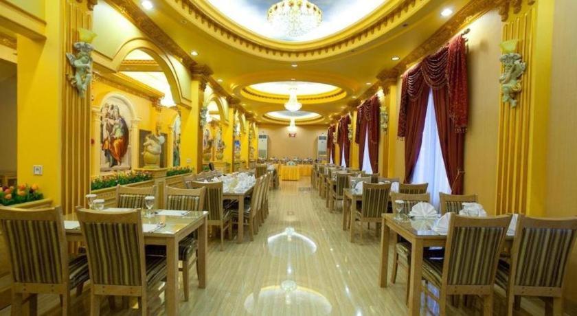 Hotel Grand Town Makassar Buitenkant foto