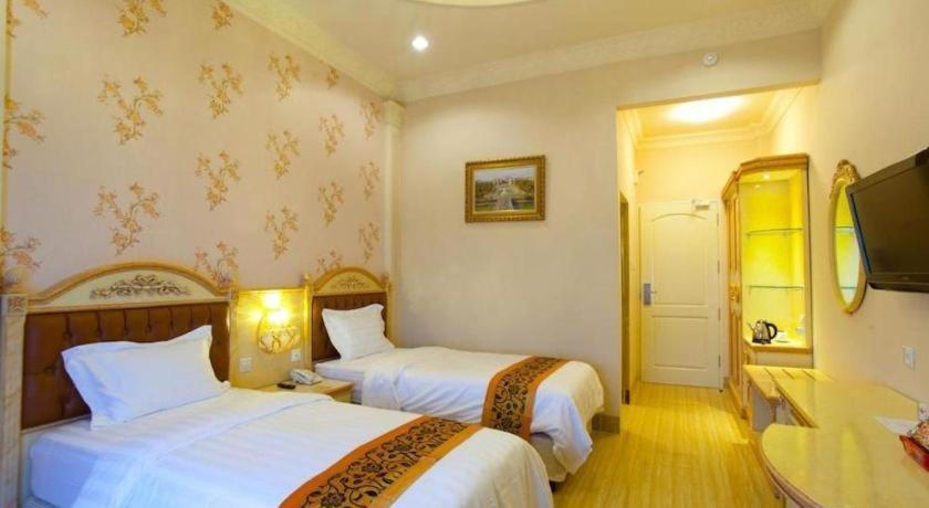 Hotel Grand Town Makassar Buitenkant foto