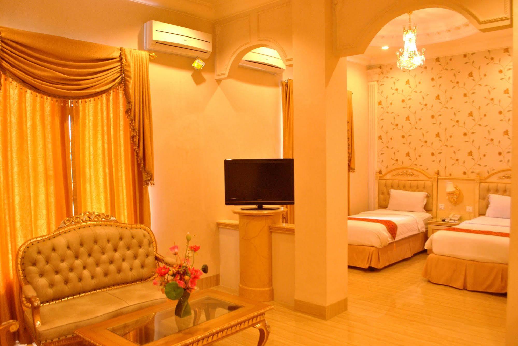Hotel Grand Town Makassar Buitenkant foto